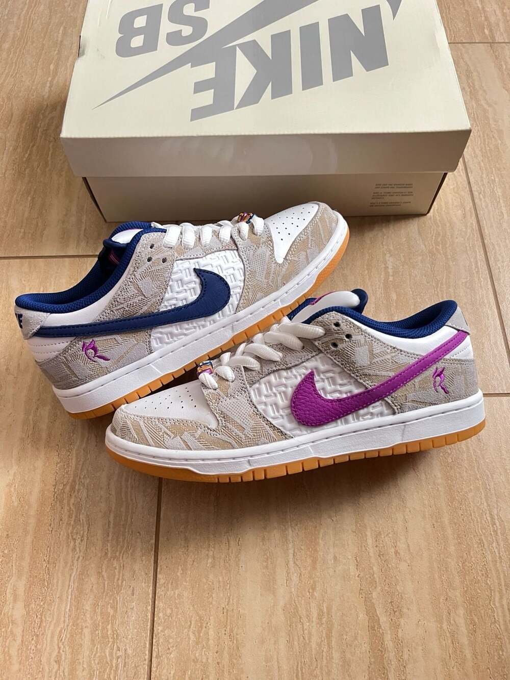 Size 9 - Nike SB Dunk Low PRM Rayssa Leal
